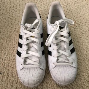 Adidas Women Superstar shoes